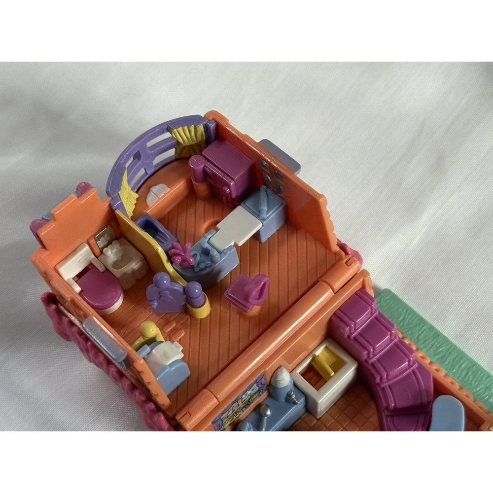 VTG 1995 Polly Pocket Bluebird Ice Cream Parlor Scented Playset No Figures